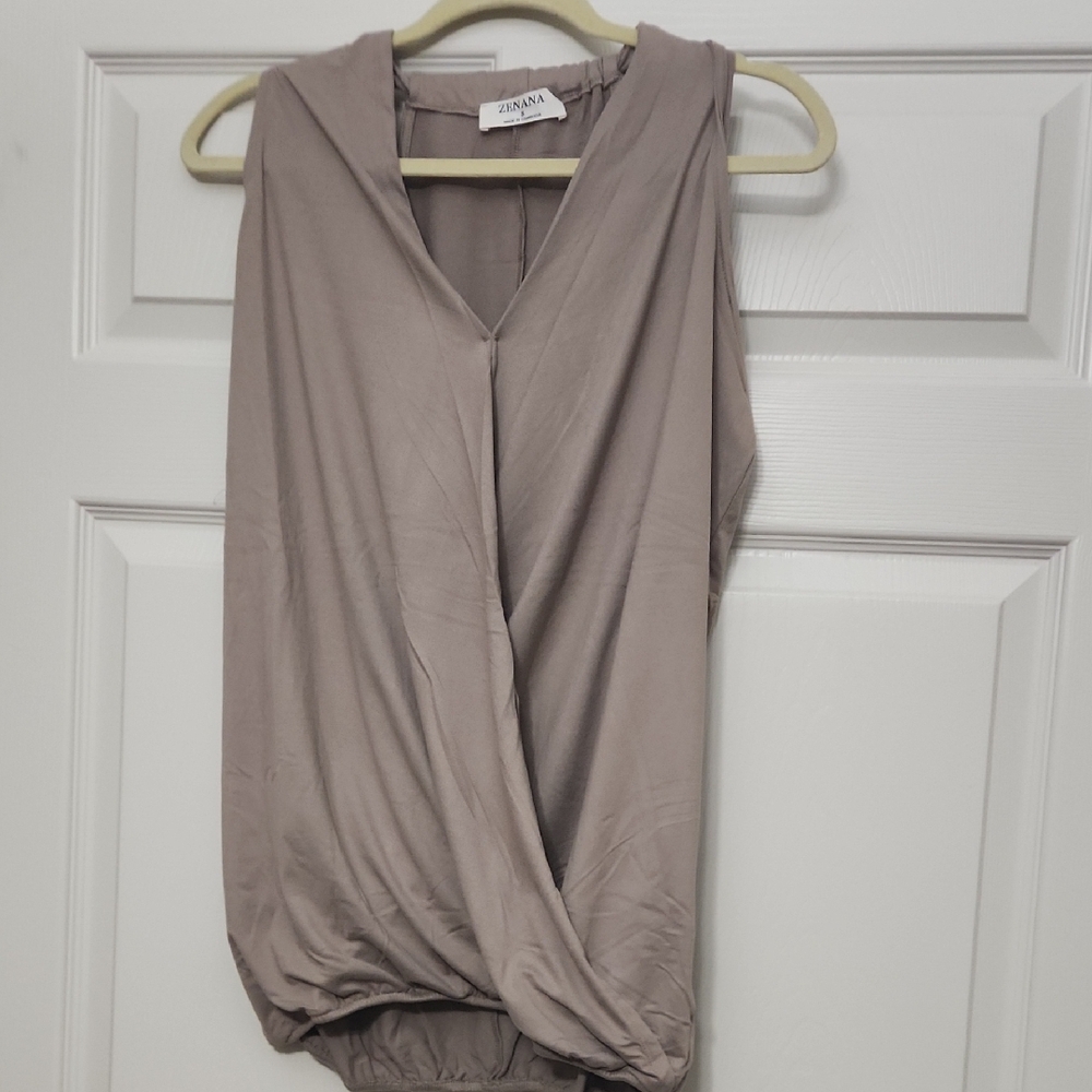 Zenana Outfitters Women's Ash Mocha Sleeveless Blouse